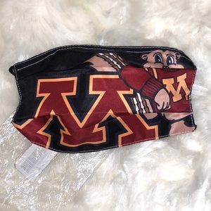 NEW MINNESOTA UNIVERSITY GOLDEN GOPHER  1 Pc Black Gold Face Masks Cloth Cover